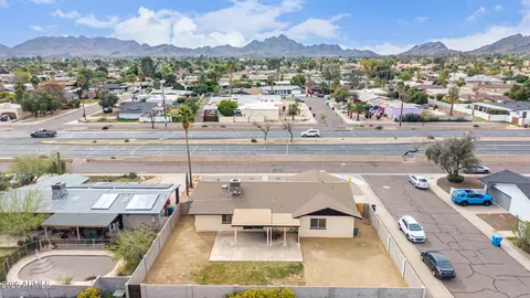 View/Area - 2826 E Cactus Rd, Phoenix, AZ 85032 photo 6 of 10