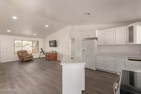 Kitchen - 2826 E Cactus Rd, Phoenix, AZ 85032 photo 3 of 3