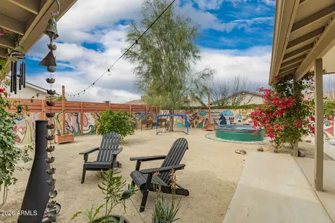 5754 W Shangri La Rd, Glendale, AZ 85304