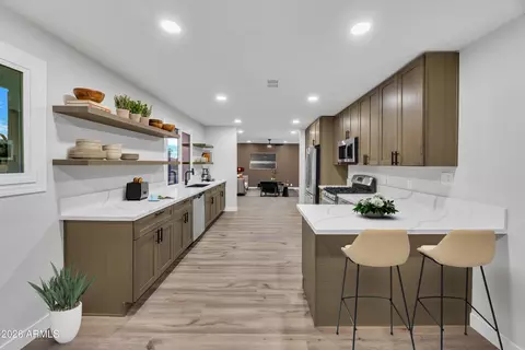 2218 W Poinsettia Dr, Phoenix, AZ 85029