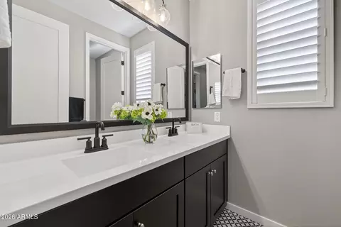 Bath - 4260 E Jones St, Gilbert, AZ 85295 photo 4 of 5