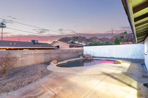 Exterior - 1514 E Turquoise Ave, Phoenix, AZ 85020 photo 6 of 11