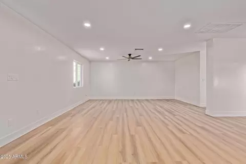Living - 1514 E Turquoise Ave, Phoenix, AZ 85020 photo 2 of 3