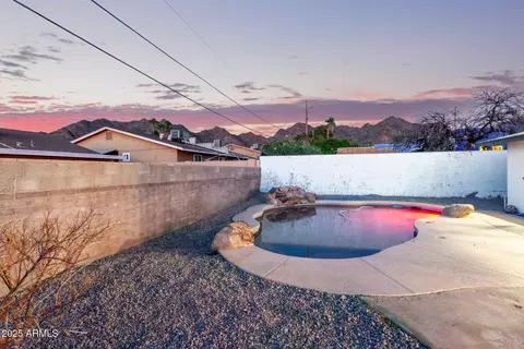 Exterior - 1514 E Turquoise Ave, Phoenix, AZ 85020 photo 7 of 11