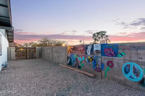 Exterior - 1514 E Turquoise Ave, Phoenix, AZ 85020 photo 8 of 11