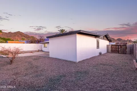 Exterior - 1514 E Turquoise Ave, Phoenix, AZ 85020 photo 5 of 11