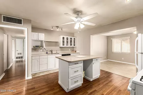 Kitchen - 1002 E Orchid Ln, Phoenix, AZ 85020 photo 2 of 5