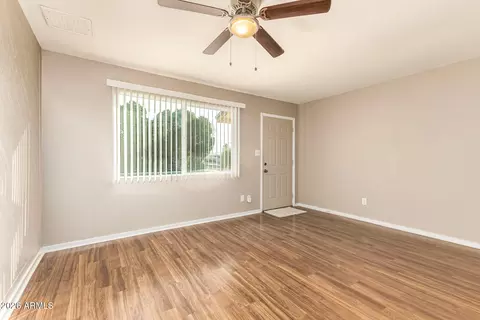 Living - 1002 E Orchid Ln, Phoenix, AZ 85020 photo 3 of 4