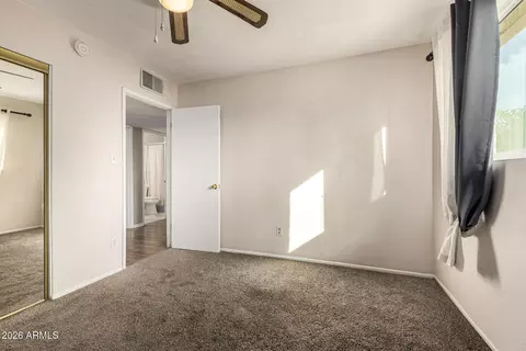 Bedroom - 1002 E Orchid Ln, Phoenix, AZ 85020 photo 3 of 6