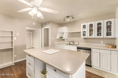 Kitchen - 1002 E Orchid Ln, Phoenix, AZ 85020 photo 5 of 5