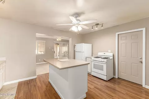 Kitchen - 1002 E Orchid Ln, Phoenix, AZ 85020 photo 1 of 5