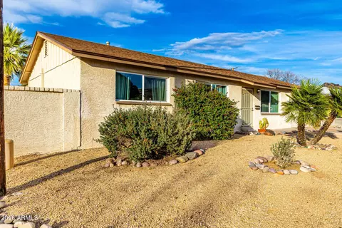 Exterior - 1002 E Orchid Ln, Phoenix, AZ 85020 photo 4 of 11