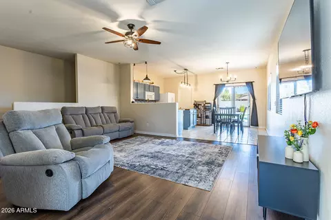 1006 E Renegade Trl, San Tan Valley, AZ 85143