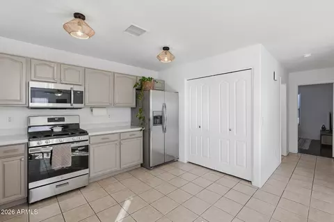 Kitchen - 2733 E Cambridge Ave, Phoenix, AZ 85008 photo 2 of 2