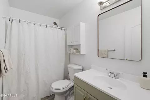 Bath - 2733 E Cambridge Ave, Phoenix, AZ 85008 photo 3 of 4