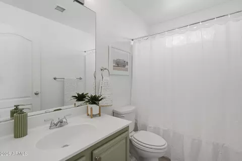 Bath - 2733 E Cambridge Ave, Phoenix, AZ 85008 photo 1 of 4