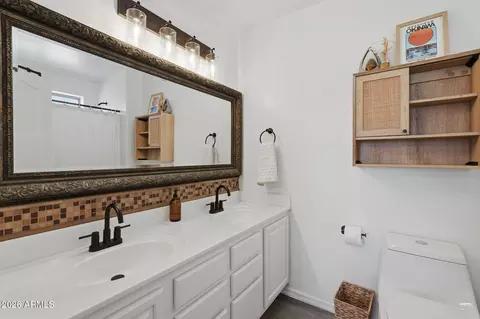 Bath - 2733 E Cambridge Ave, Phoenix, AZ 85008 photo 2 of 4