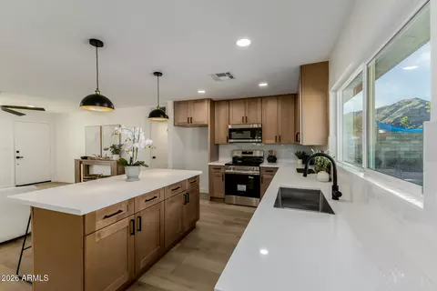 4050 E Sacaton St, Phoenix, AZ 85044 photo 11