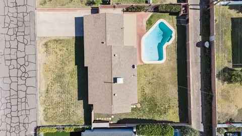 View/Area - 3939 E Heatherbrae Dr, Phoenix, AZ 85018 photo 8 of 8