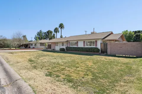 Exterior - 3939 E Heatherbrae Dr, Phoenix, AZ 85018 photo 2 of 6