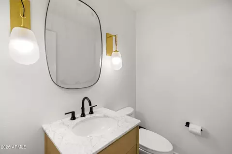 Bath - 4323 E Whitton Ave, Phoenix, AZ 85018 photo 5 of 6