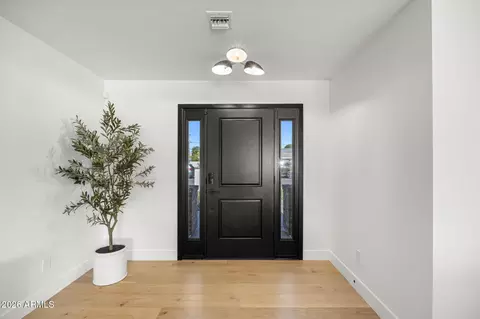 Entry Way - 4323 E Whitton Ave, Phoenix, AZ 85018 photo 1 of 2