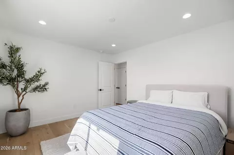 Bedroom - 4323 E Whitton Ave, Phoenix, AZ 85018 photo 6 of 8
