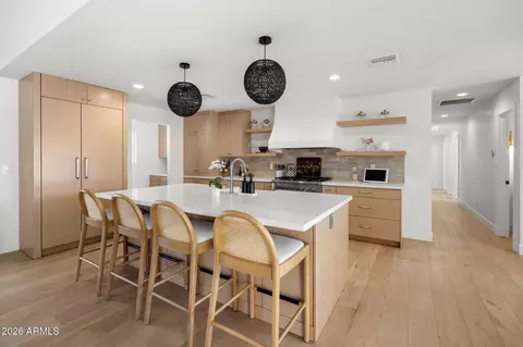 Kitchen - 4323 E Whitton Ave, Phoenix, AZ 85018 photo 3 of 6