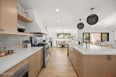 Kitchen - 4323 E Whitton Ave, Phoenix, AZ 85018 photo 4 of 6