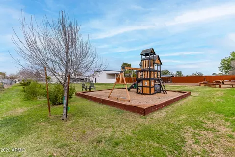 View/Area - 13613 E Shannon St, Gilbert, AZ 85295 photo 2 of 2