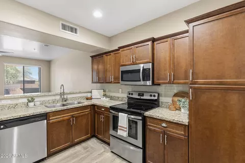 21655 N 36th Ave #106, Glendale, AZ 85308