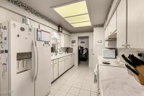 Kitchen - 4045 E Capri Ave, Mesa, AZ 85206 photo 2 of 4
