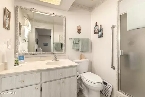 Bath - 4045 E Capri Ave, Mesa, AZ 85206 photo 1 of 2
