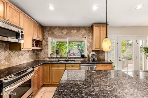 Kitchen - 8125 S Taylor Dr, Tempe, AZ 85284 photo 3 of 3