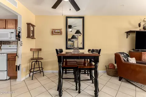 Dining - 1005 E Beryl Ave, Phoenix, AZ 85020 photo 2 of 2