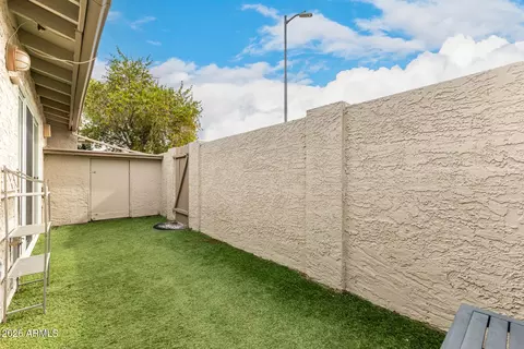 Exterior - 1005 E Beryl Ave, Phoenix, AZ 85020 photo 9 of 20