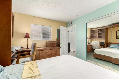 Bedroom - 1005 E Beryl Ave, Phoenix, AZ 85020 photo 5 of 6