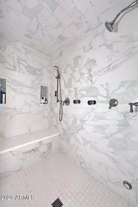 Bath - 2525 E Pierson St, Phoenix, AZ 85016 photo 8 of 8