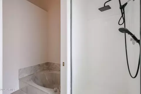 Bath - 1004 E Annette Dr, Phoenix, AZ 85022 photo 8 of 10