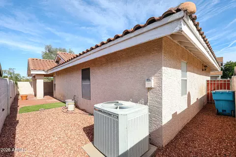 Exterior - 1004 E Annette Dr, Phoenix, AZ 85022 photo 5 of 8