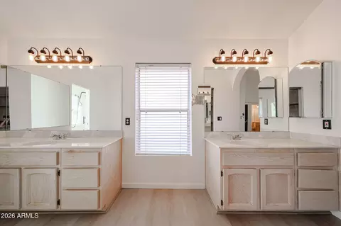 Bath - 1004 E Annette Dr, Phoenix, AZ 85022 photo 3 of 10