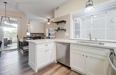 Kitchen - 1633 E Lakeside Dr #170, Gilbert, AZ 85234 photo 7 of 7