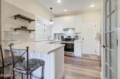 Kitchen - 1633 E Lakeside Dr #170, Gilbert, AZ 85234 photo 2 of 7