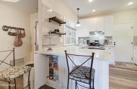 Kitchen - 1633 E Lakeside Dr #170, Gilbert, AZ 85234 photo 4 of 7