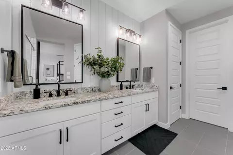 Bath - 3450 E Appaloosa Rd, Gilbert, AZ 85296 photo 4 of 8