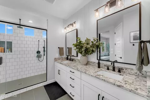 Bath - 3450 E Appaloosa Rd, Gilbert, AZ 85296 photo 1 of 8