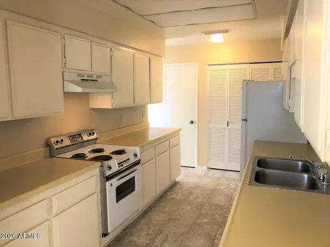 Kitchen - 1203 E Northshore Dr #130, Tempe, AZ 85283 photo 2 of 2