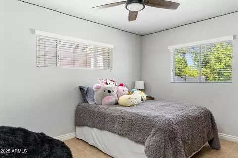 Bedroom - 5320 E Thomas Rd, Phoenix, AZ 85018 photo 3 of 4