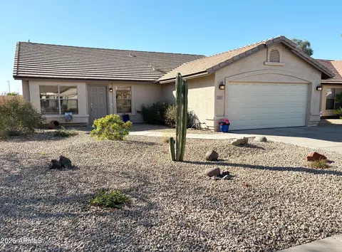 Exterior - 2353 E Willow Wick Rd, Gilbert, AZ 85296 photo 2 of 4