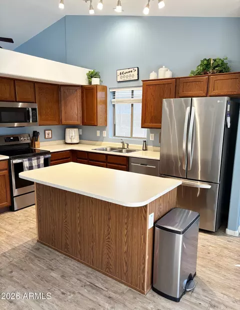 Kitchen - 2353 E Willow Wick Rd, Gilbert, AZ 85296 photo 2 of 5